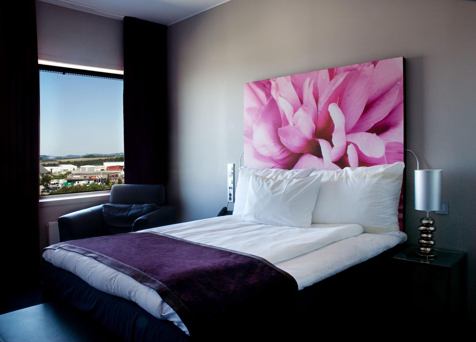 Clarion Hotel Bergen Airport Экстерьер фото