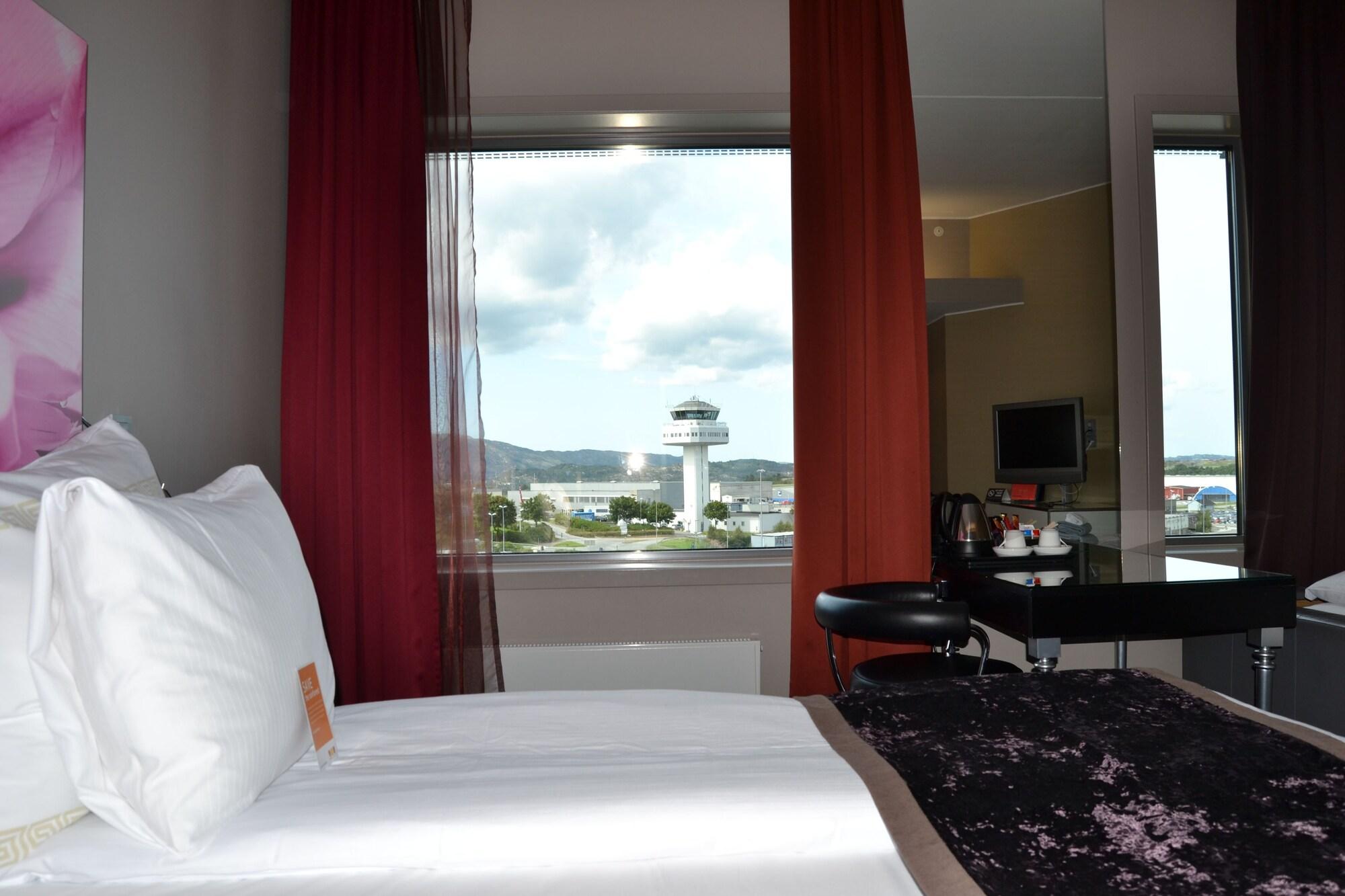 Clarion Hotel Bergen Airport Экстерьер фото