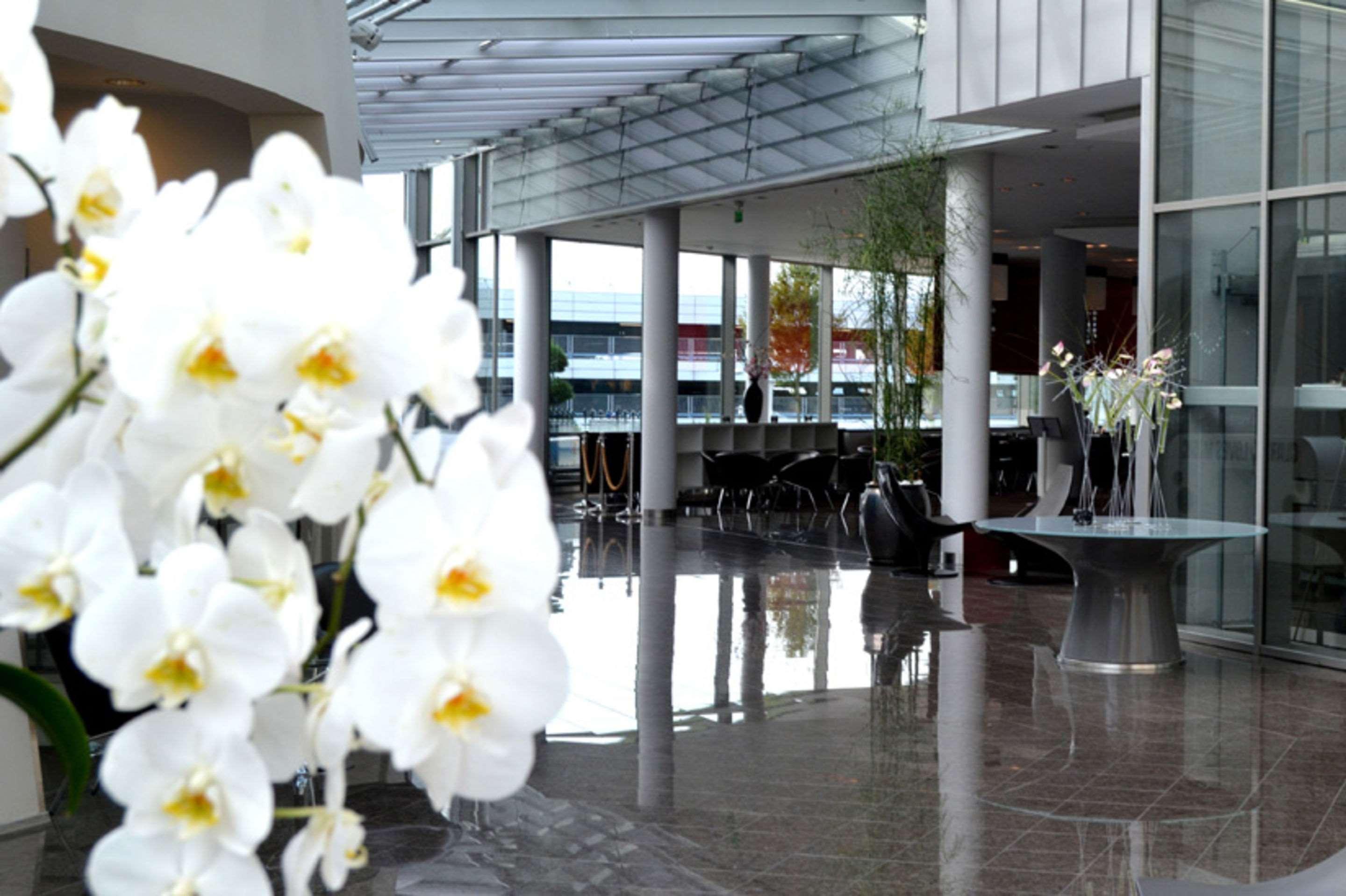Clarion Hotel Bergen Airport Экстерьер фото