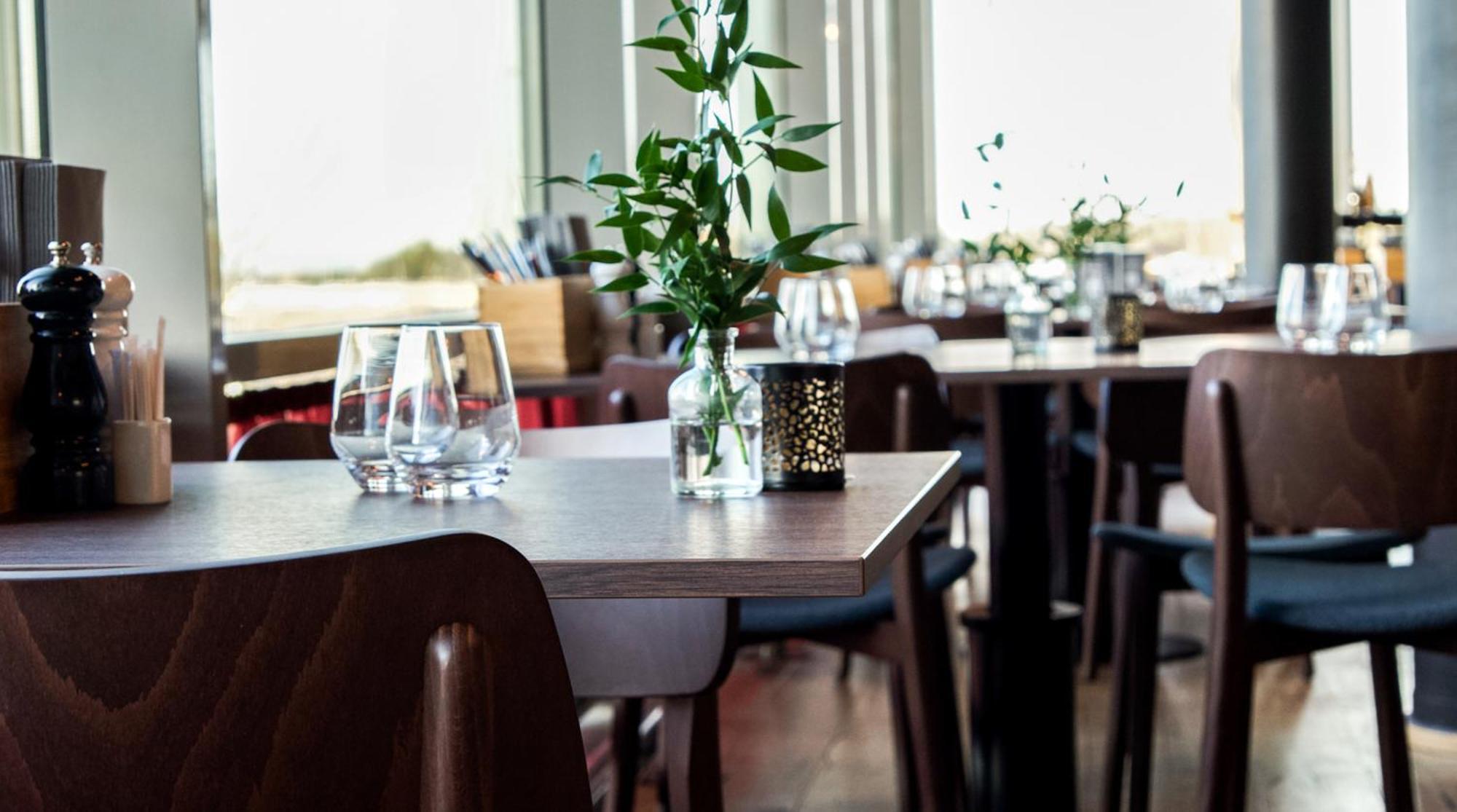 Clarion Hotel Bergen Airport Экстерьер фото