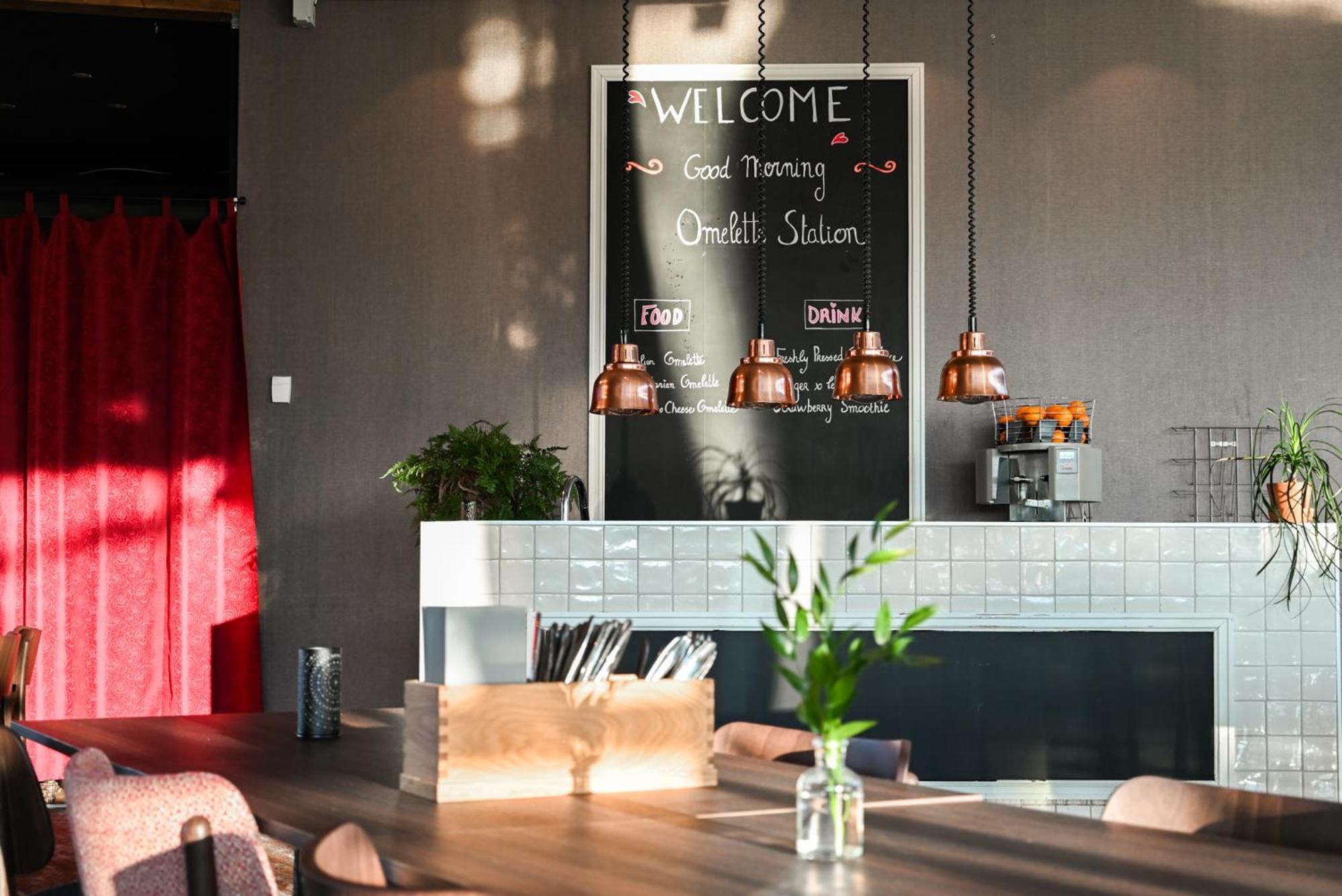 Clarion Hotel Bergen Airport Экстерьер фото